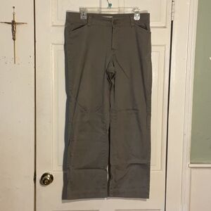Woman’s Riders by Lee Curvier size 12P Pants